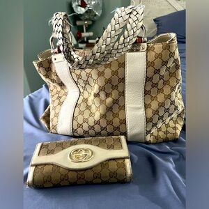 Authentic Gucci bag with wallet